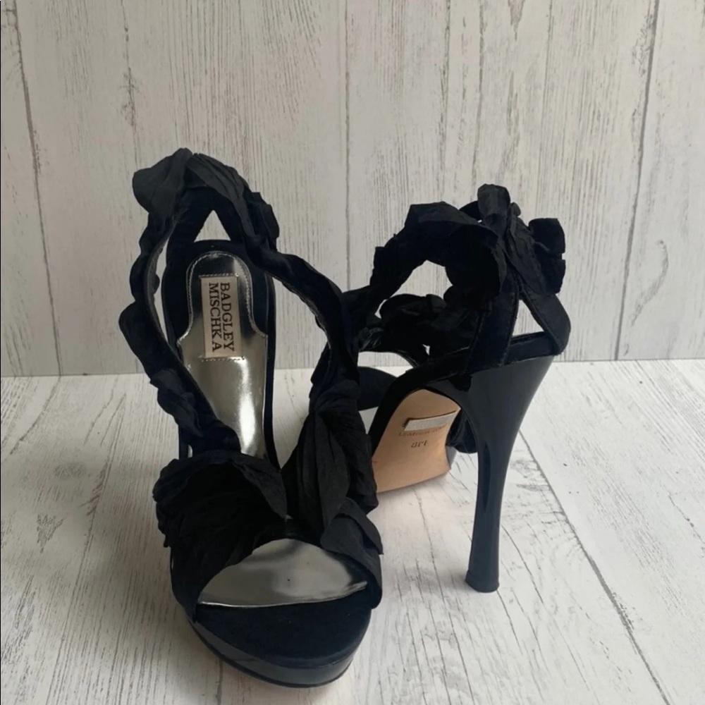 Badgley Mischka Black Iden Ruffled Heels